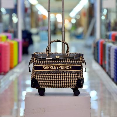 ساک خلبانی برزنتی طرح دیور (پیچازی) رنگ کرم مشکی